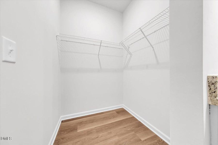 21-106 Summitt Ave_021