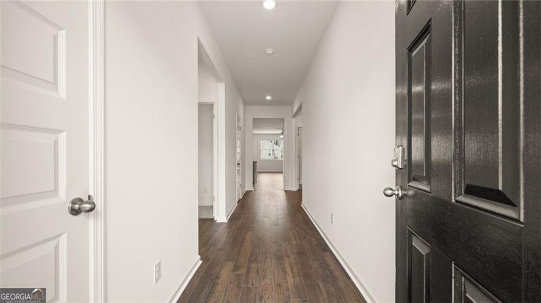 Spacious, unfurnished interior of a new home in Twin Lakes, Hoschton (Image 7).