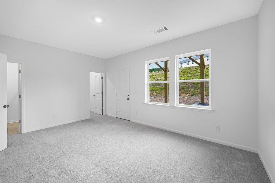 Spacious, unfurnished interior of a new home in Auburn Glen Towns, Dacula (Image 26).