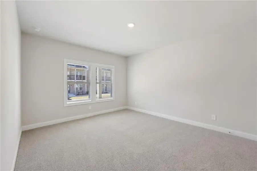 Spacious, unfurnished interior of a new home in , Lawrenceville (Image 20).