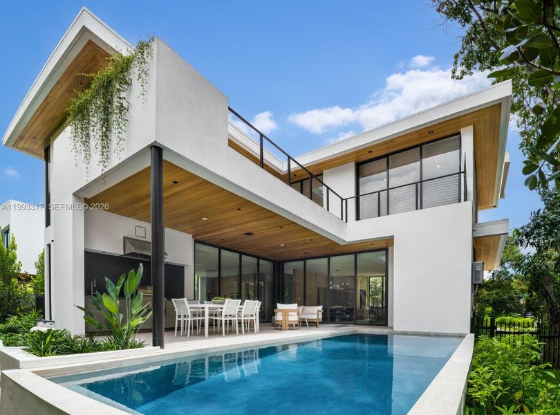 Exterior details and patio area of a home in , Miami (Image 34).