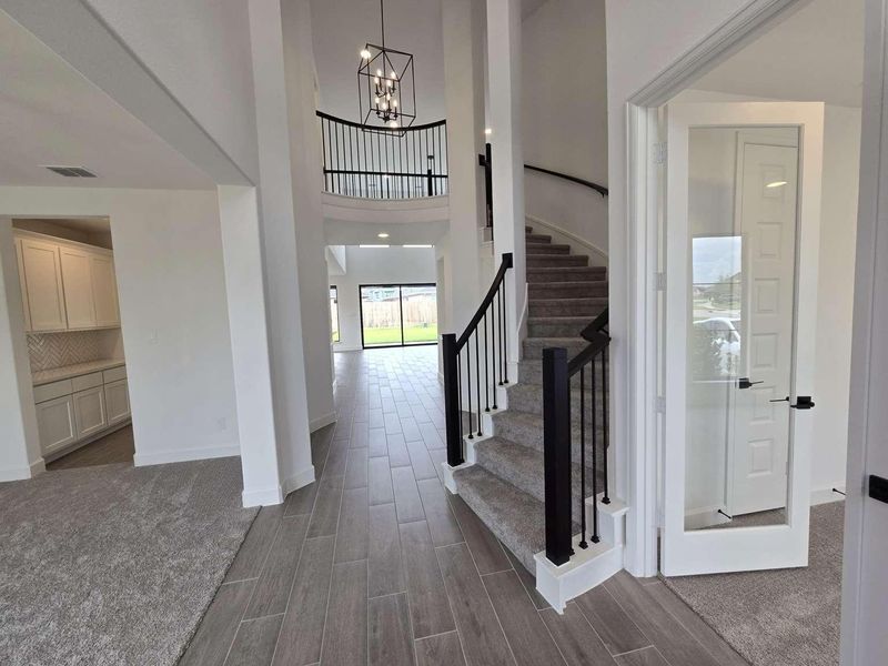 Spacious, unfurnished interior of a new home in , Richmond (Image 19).