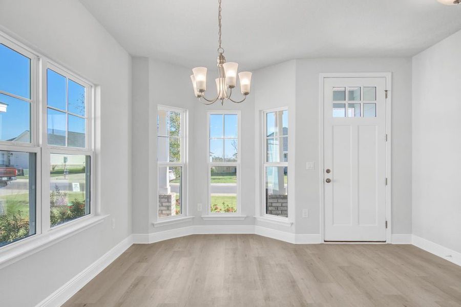 Spacious, unfurnished interior of a new home in Riverwalk, Freeport (Image 9).