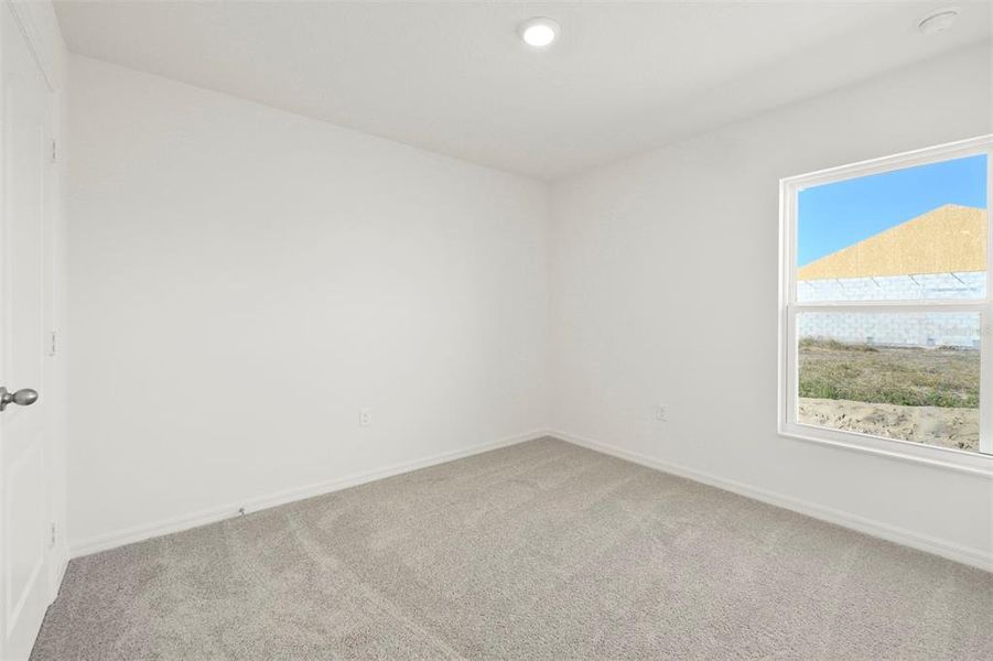 Spacious, unfurnished interior of a new home in Tula Parc, Astatula (Image 13).