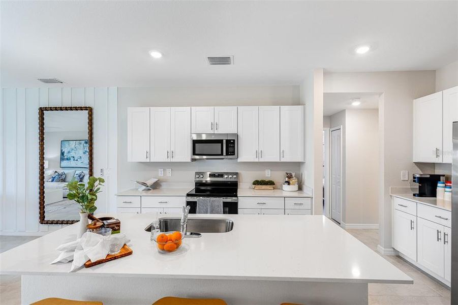 Furnished interior view inside a new home in Lennar at Turnleaf, Punta Gorda (Image 13).