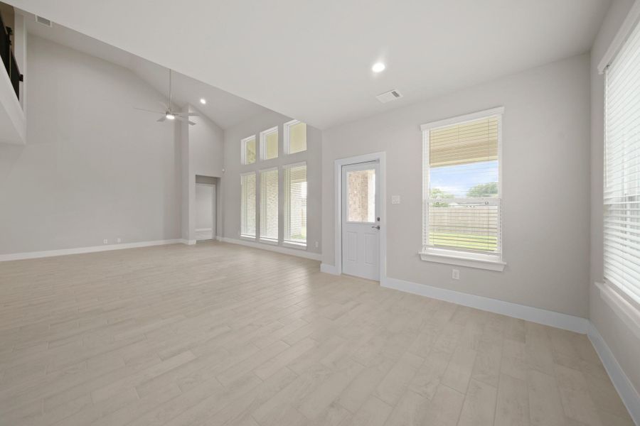 Spacious, unfurnished interior of a new home in Morton Creek Ranch, Katy (Image 11). Spacious, unfurnished interior of a new home in Morton Creek Ranch, Katy (Image 11).