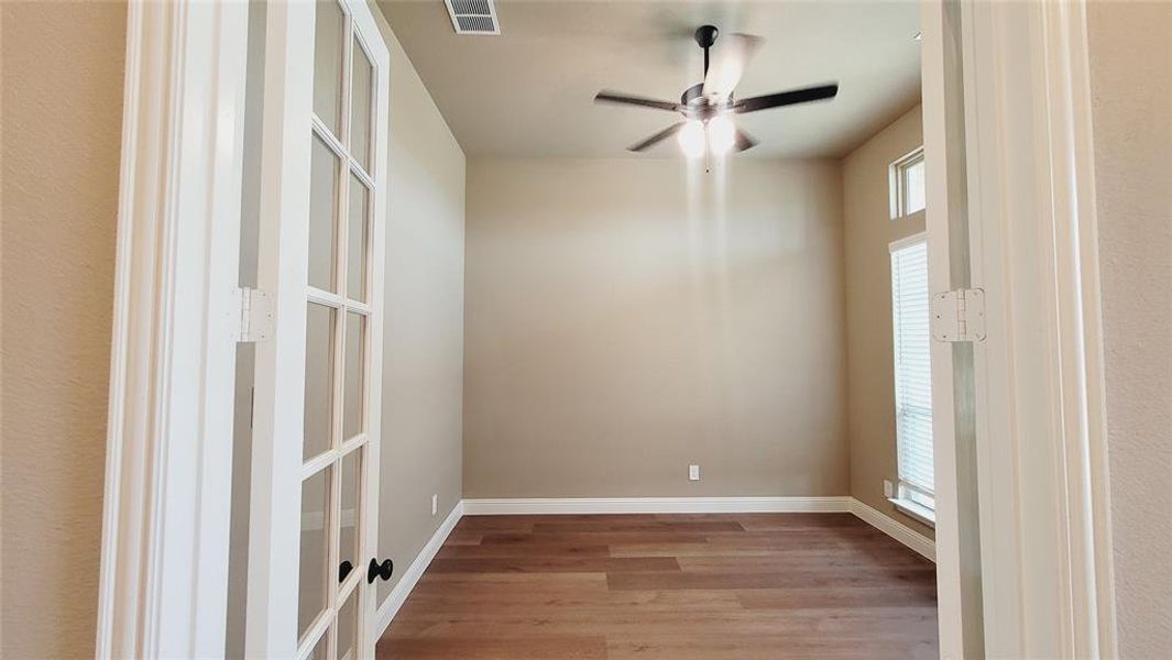 Spacious, unfurnished interior of a new home in , DeSoto (Image 16).