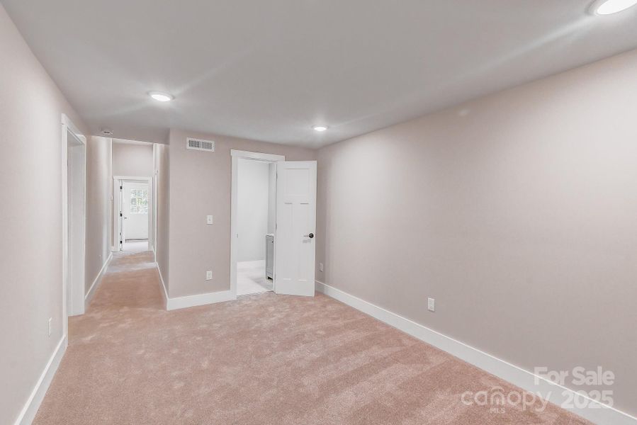 Spacious, unfurnished interior of a new home in , Asheville (Image 18).