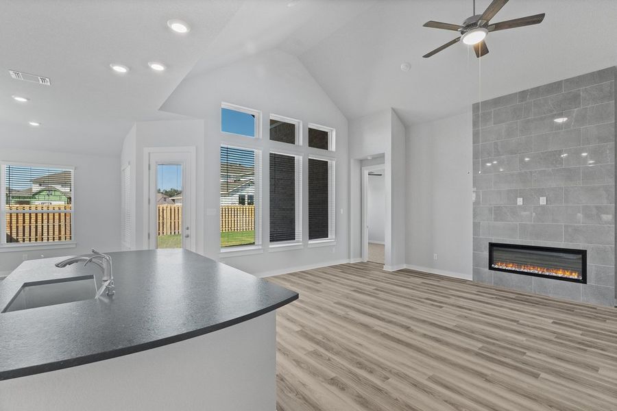 Spacious, unfurnished interior of a new home in Lariat, Liberty Hill (Image 41).