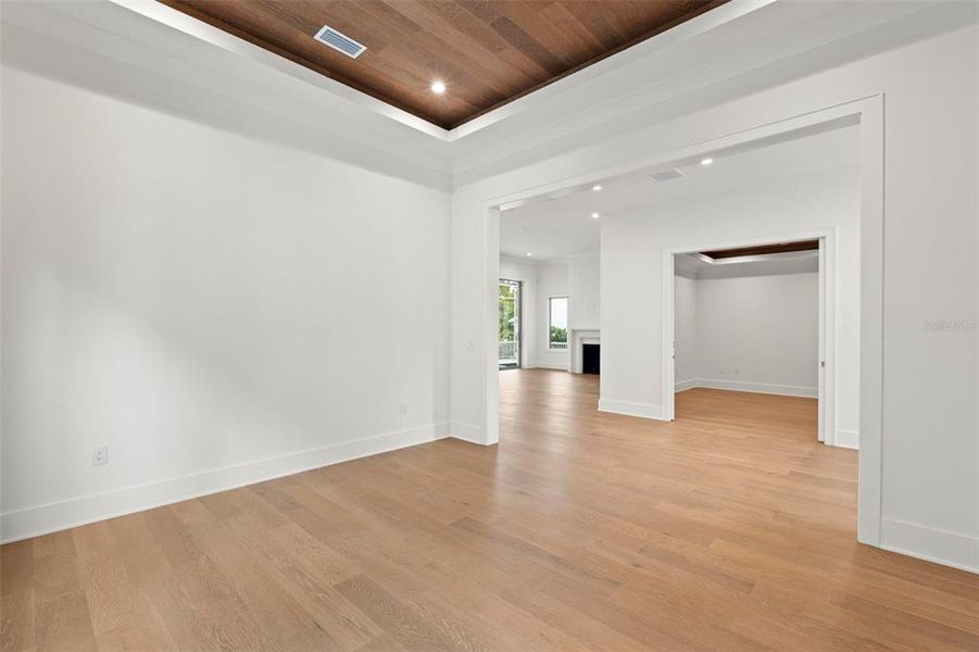 Spacious, unfurnished interior of a new home in , Tampa (Image 58).