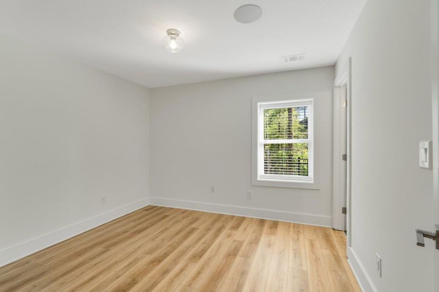 Spacious, unfurnished interior of a new home in , Atlanta (Image 59).