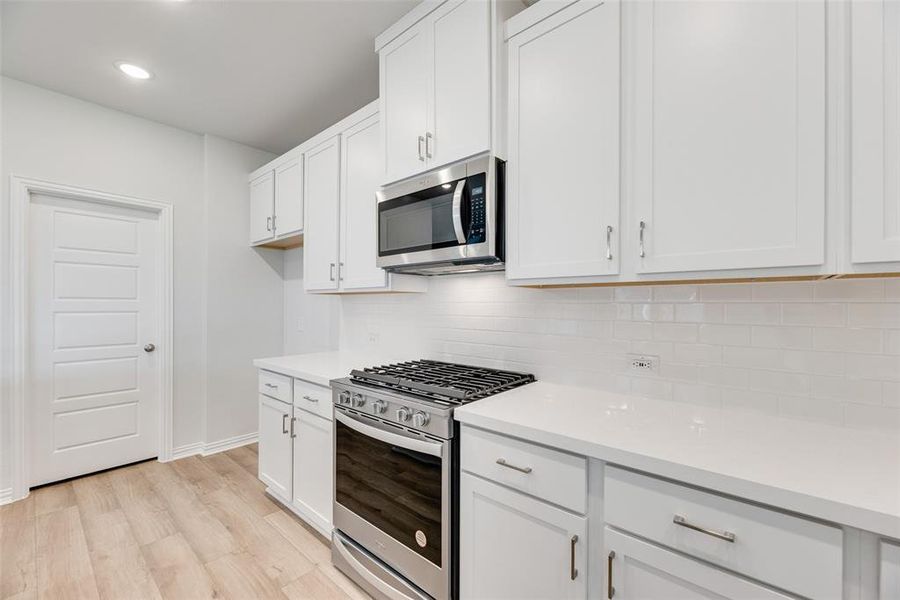 Furnished interior view inside a new home in Spiritas Ranch, Little Elm (Image 16). Furnished interior view inside a new home in Spiritas Ranch, Little Elm (Image 16).