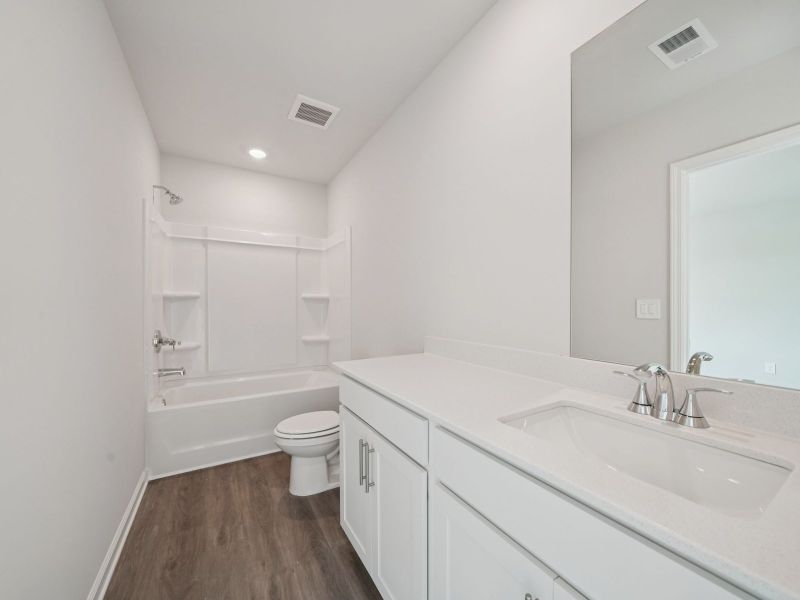 The Oakland floorplan with the Cozy White interior package.