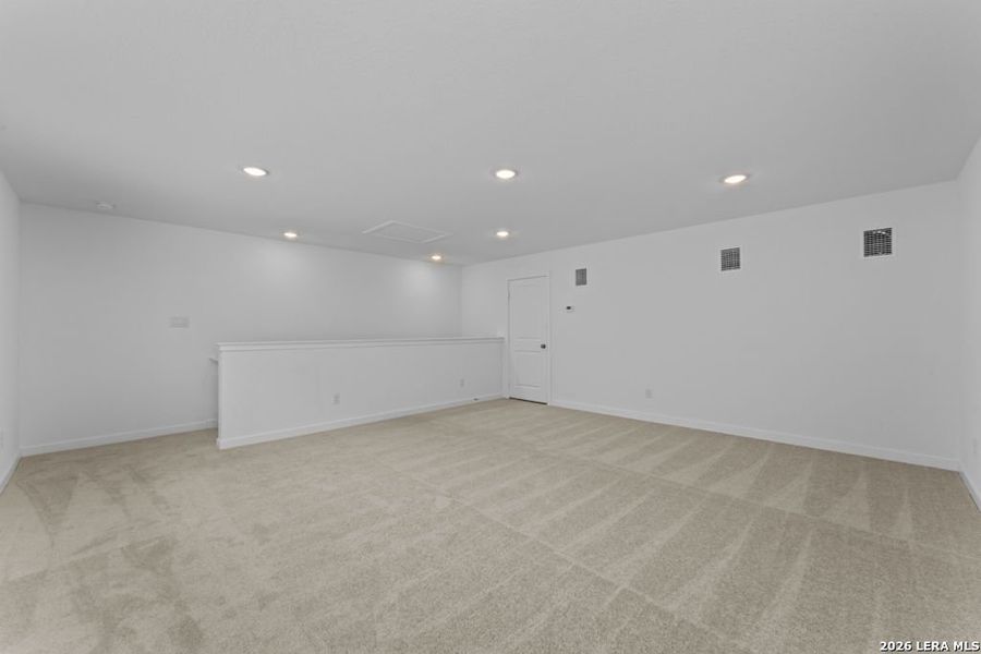 Spacious, unfurnished interior of a new home in Brookmill, San Antonio (Image 15).