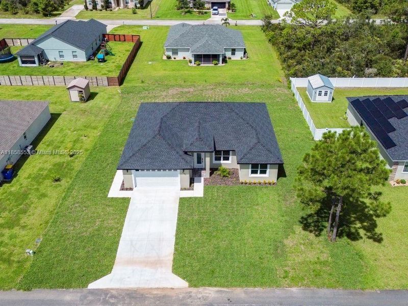 Image 33 of a home in . Image 33 of a home in .