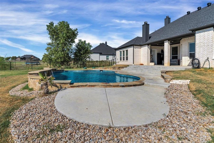 Exterior details and patio area of a home in , Godley (Image 4).