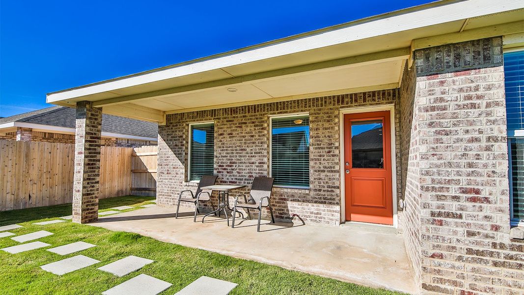 Representative exterior details of a home built from the The Kingston by D.R. Horton in Abbey Glen, Lubbock (Image 4). Representative exterior details of a home built from the The Kingston by D.R. Horton in Abbey Glen, Lubbock (Image 4).