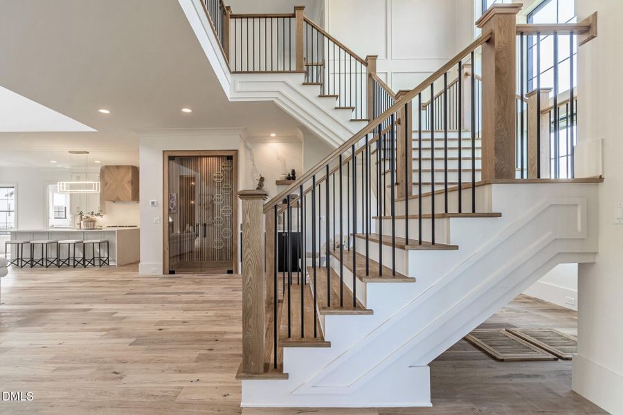 200_MEADOW_WALK_DR_INTERIOR_07 200_MEADOW_WALK_DR_INTERIOR_07