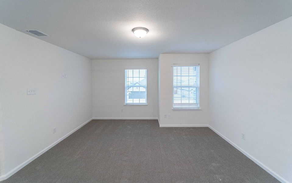 Spacious, unfurnished interior of a new home in Pebblebrook, Sherman (Image 13).