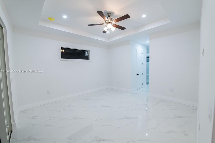 Spacious, unfurnished interior of a new home in , Cape Coral (Image 18).