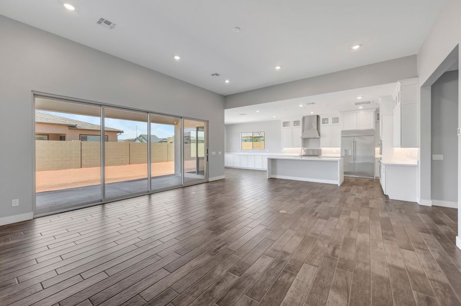 Spacious, unfurnished interior of a new home in Blossom Rock, Apache Junction (Image 29). Spacious, unfurnished interior of a new home in Blossom Rock, Apache Junction (Image 29).