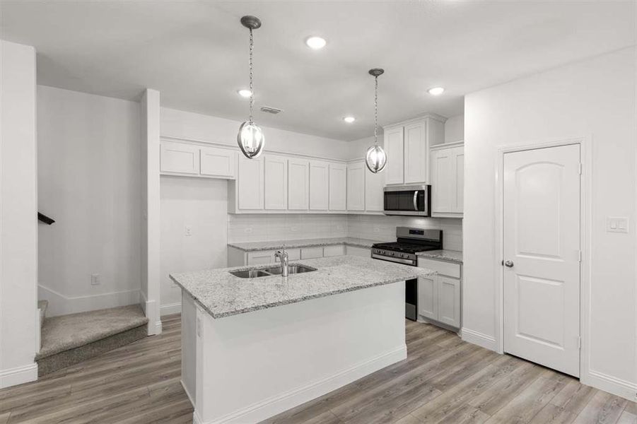 Alamor_Representative Photo_02