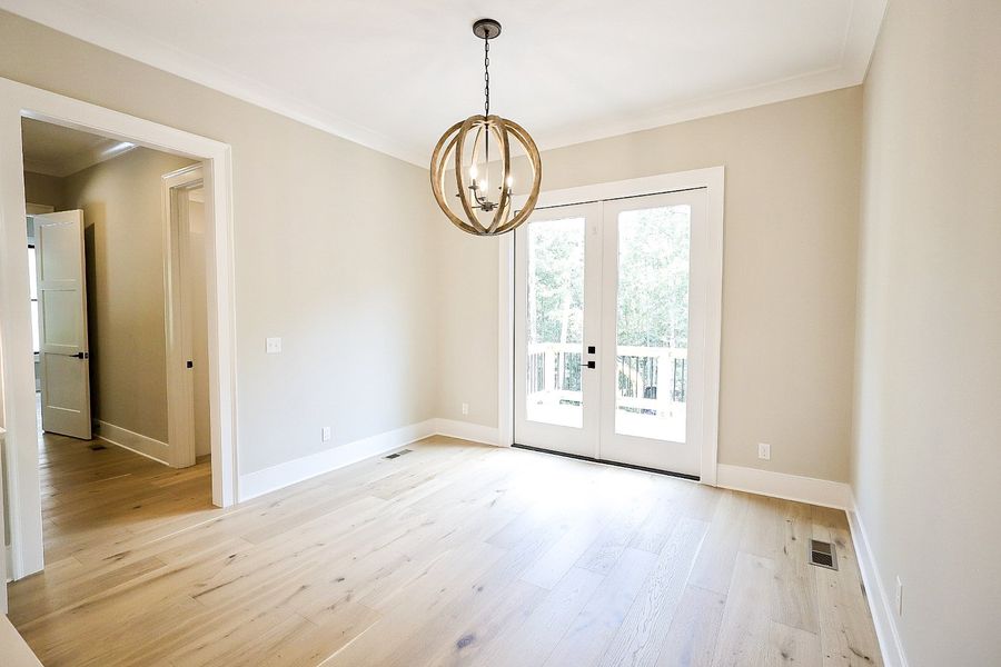 Spacious, unfurnished interior of a new home in Hidden River, Signal Mountain (Image 29). Spacious, unfurnished interior of a new home in Hidden River, Signal Mountain (Image 29).
