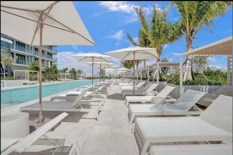 Community amenities in , North Miami Beach (Image 19).