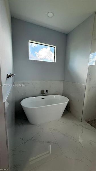 Furnished interior view inside a new home in , Cape Coral (Image 7).