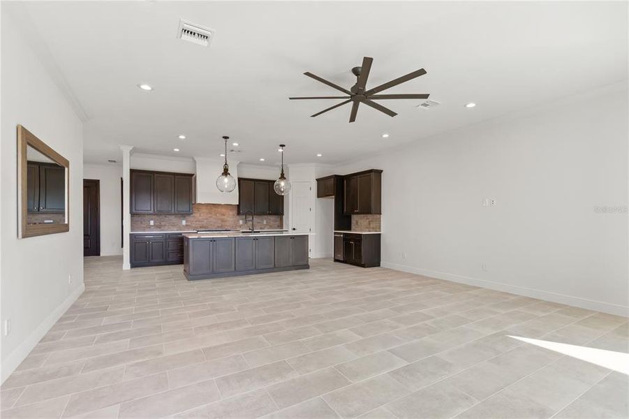 Spacious, unfurnished interior of a new home in , Crystal Beach (Image 39).