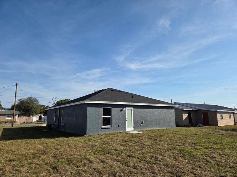 Exterior details and patio area of a home in , Lake Wales (Image 2).