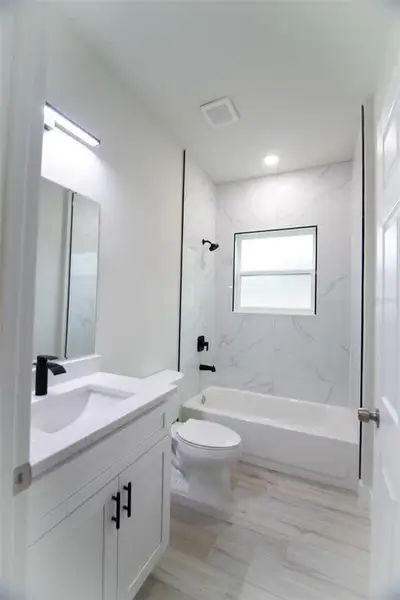 Furnished interior view inside a new home in , Ocala (Image 5).