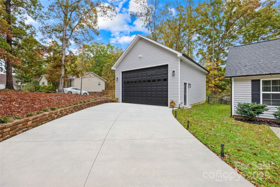 Image 13 of a home in .