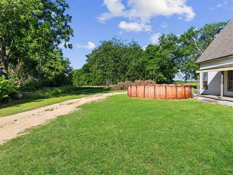 Exterior details and patio area of a home in , Bynum (Image 17).