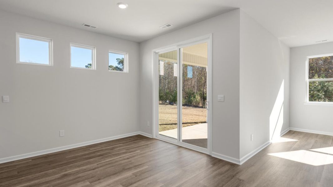 Spacious, unfurnished interior of a new home in Indigo Preserve, Leland (Image 16).