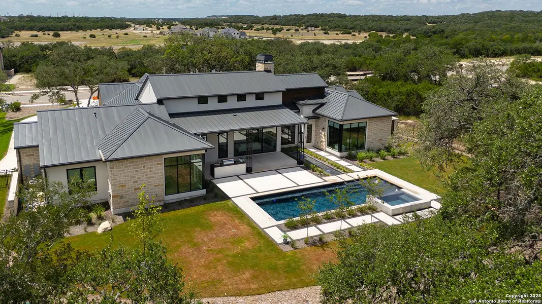 Image 43 of a home in .