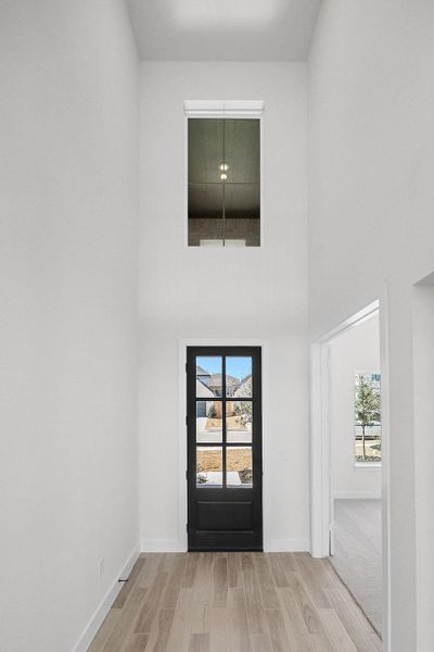 Spacious, unfurnished interior of a new home in Nolina, Georgetown (Image 18).