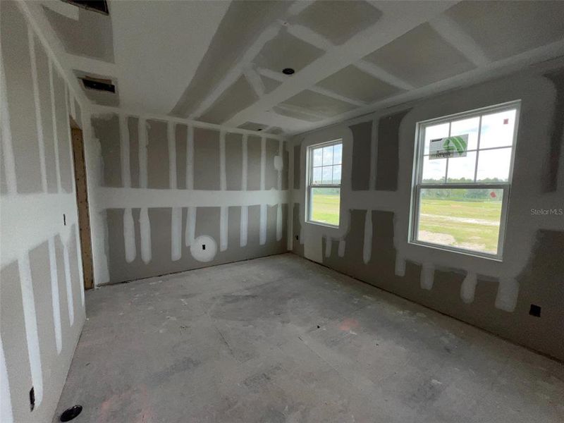 Spacious, unfurnished interior of a new home in Hawks Run, Kissimmee (Image 5).