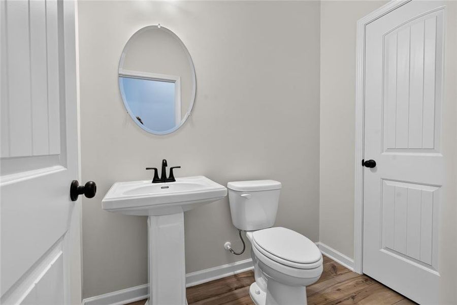 Furnished interior view inside a new home in Saddle Ridge, Calhoun (Image 5).