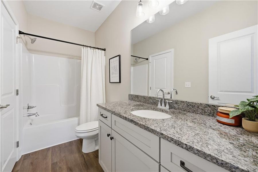 Furnished interior view inside a new home in , Waleska (Image 13).