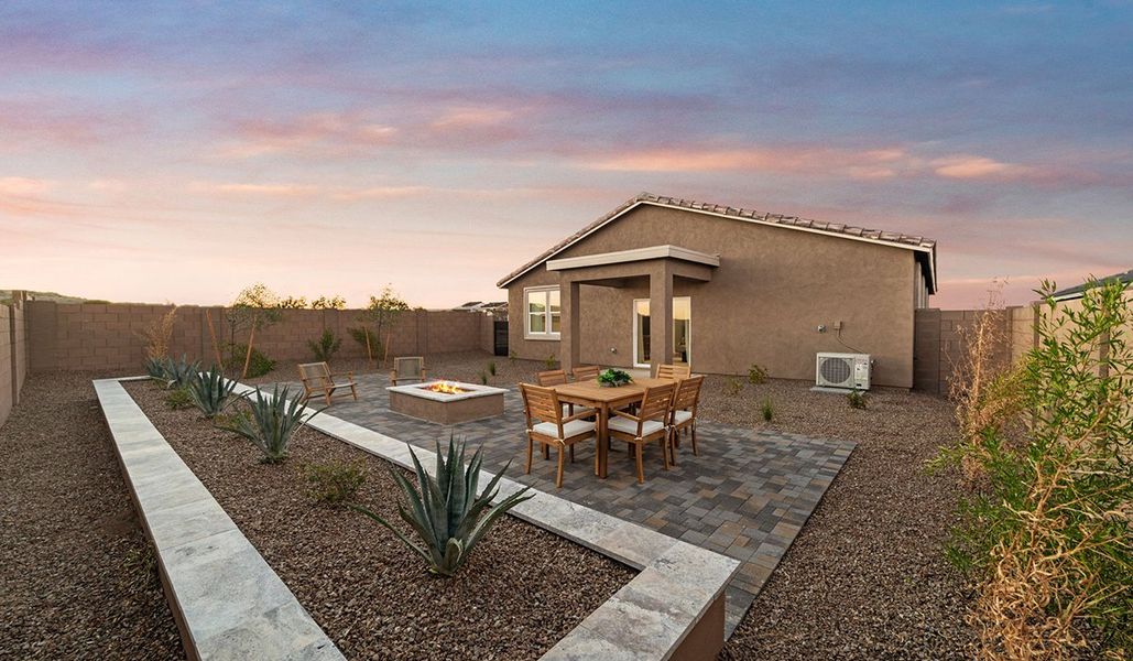 Representative exterior details of a home built from the Mariposa - C40M by D.R. Horton in Entrada Del Toro at Rancho Sahuarita, Sahuarita (Image 29).
