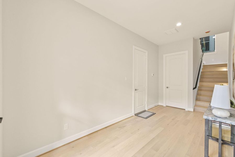 Spacious, unfurnished interior of a new home in , Houston (Image 23).