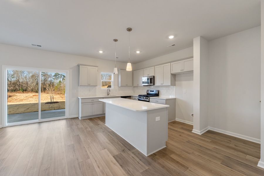Furnished interior view inside a new home in Richmond Hill, Inman (Image 7).