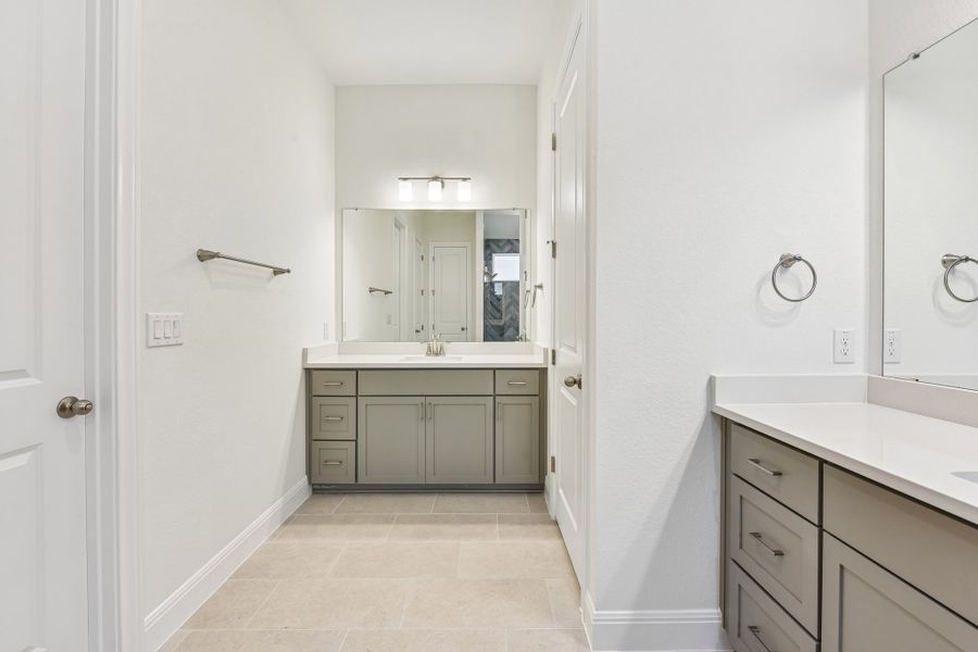 Furnished interior view inside a new home in Persimmon, Buda (Image 8).