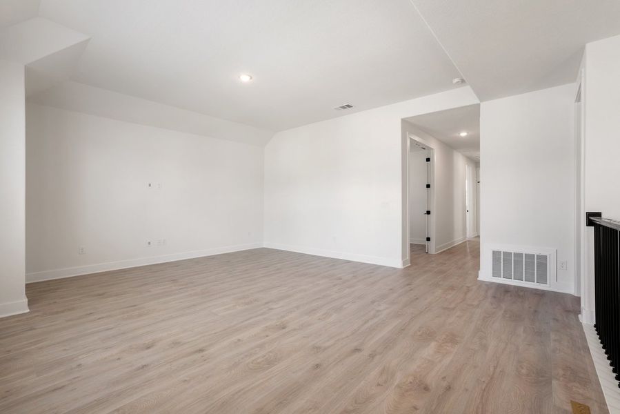 Spacious, unfurnished interior of a new home in Foxfield, Austin (Image 31). Spacious, unfurnished interior of a new home in Foxfield, Austin (Image 31).