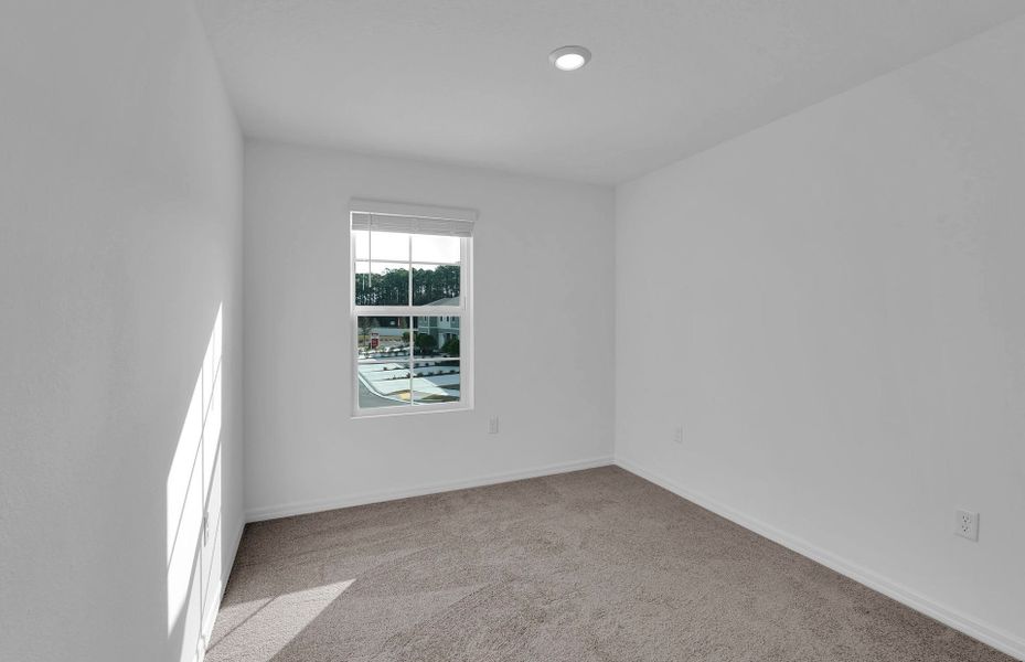 Spacious, unfurnished interior of a new home in Normandy Pines, Jacksonville (Image 14).