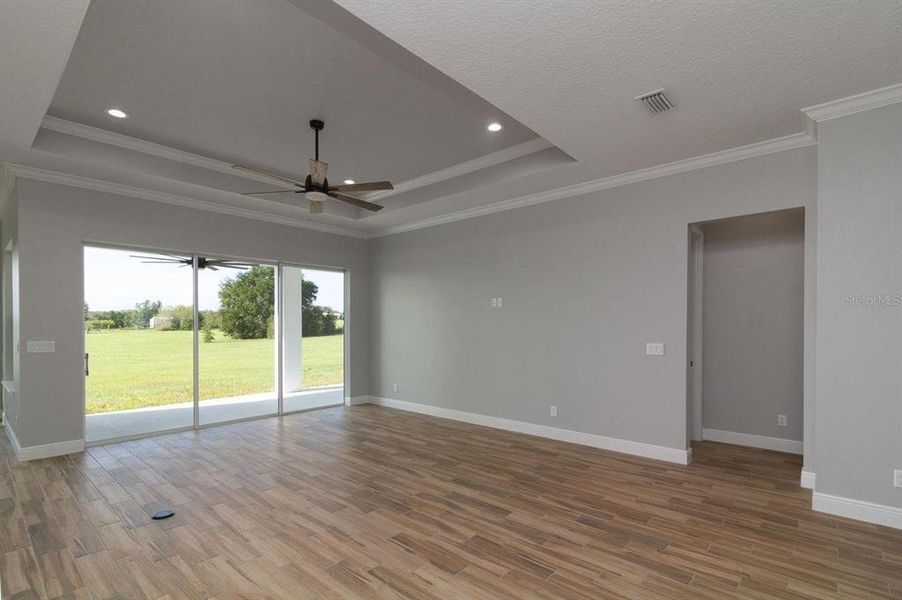 Spacious, unfurnished interior of a new home in , Leesburg (Image 24).