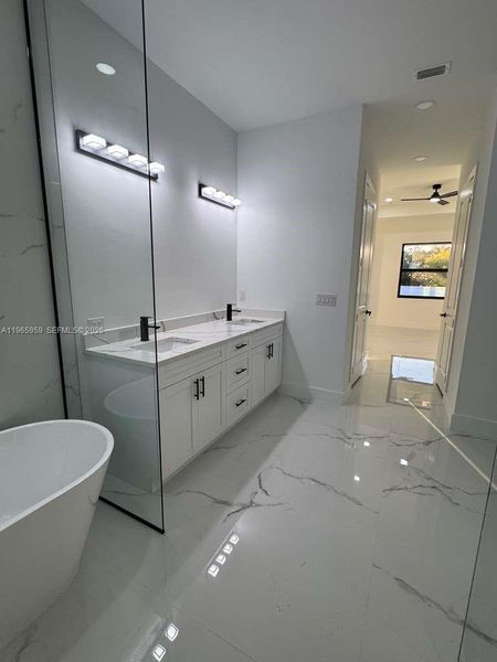 Image 14 of a home in .