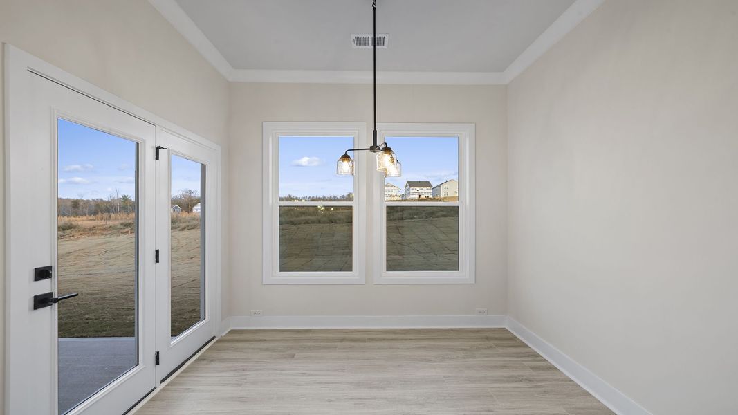 Spacious, unfurnished interior of a new home in Seven Oaks, Greenwood (Image 26).