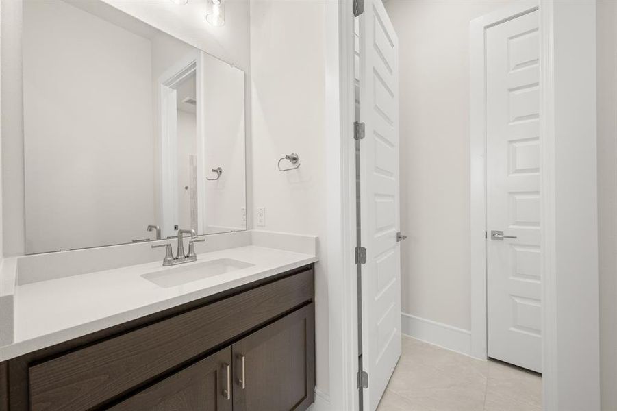 317 Fireblade- Bathroom-2